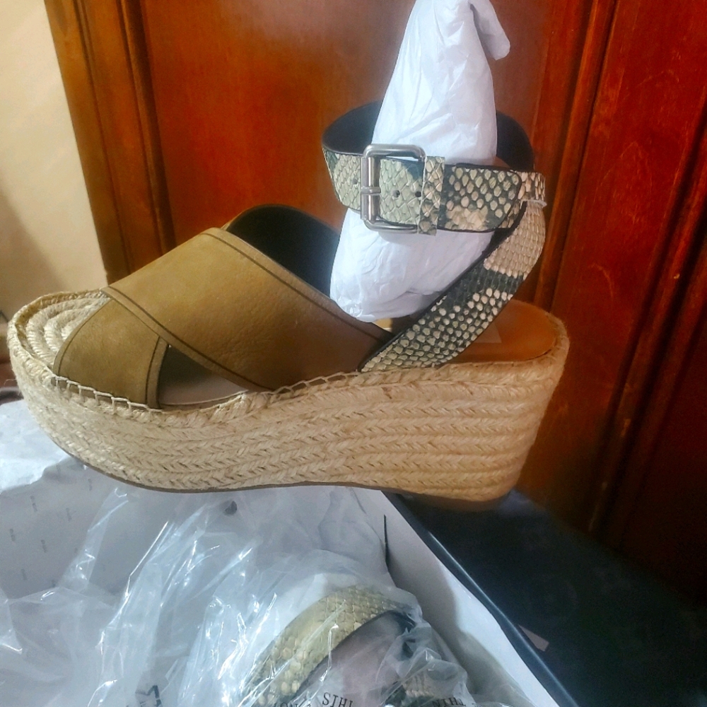 Dolce Vita Carsie Nubuck Wedges